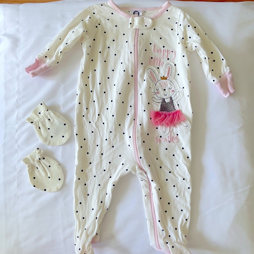 Baby Good Outfit with Mittens